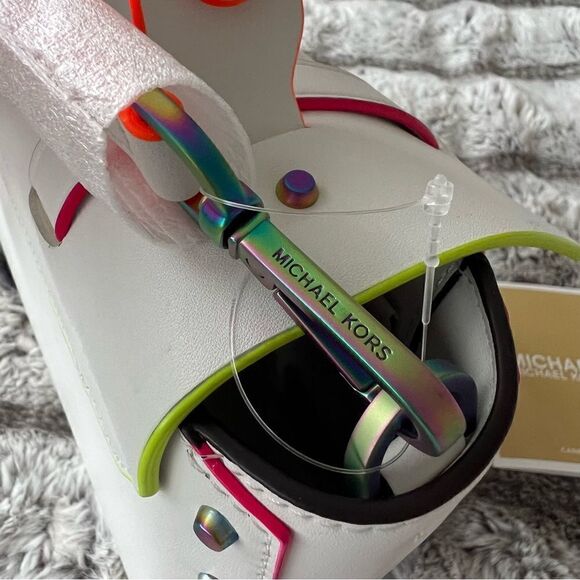 MICHAEL KORS Manhattan Medium Contrast-Trim Leather Satchel. - Picture 10 of 16